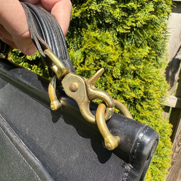 VINTAGE Coach Willis Bag 9927. Black Leather and Brass. - Picture 7 of 9